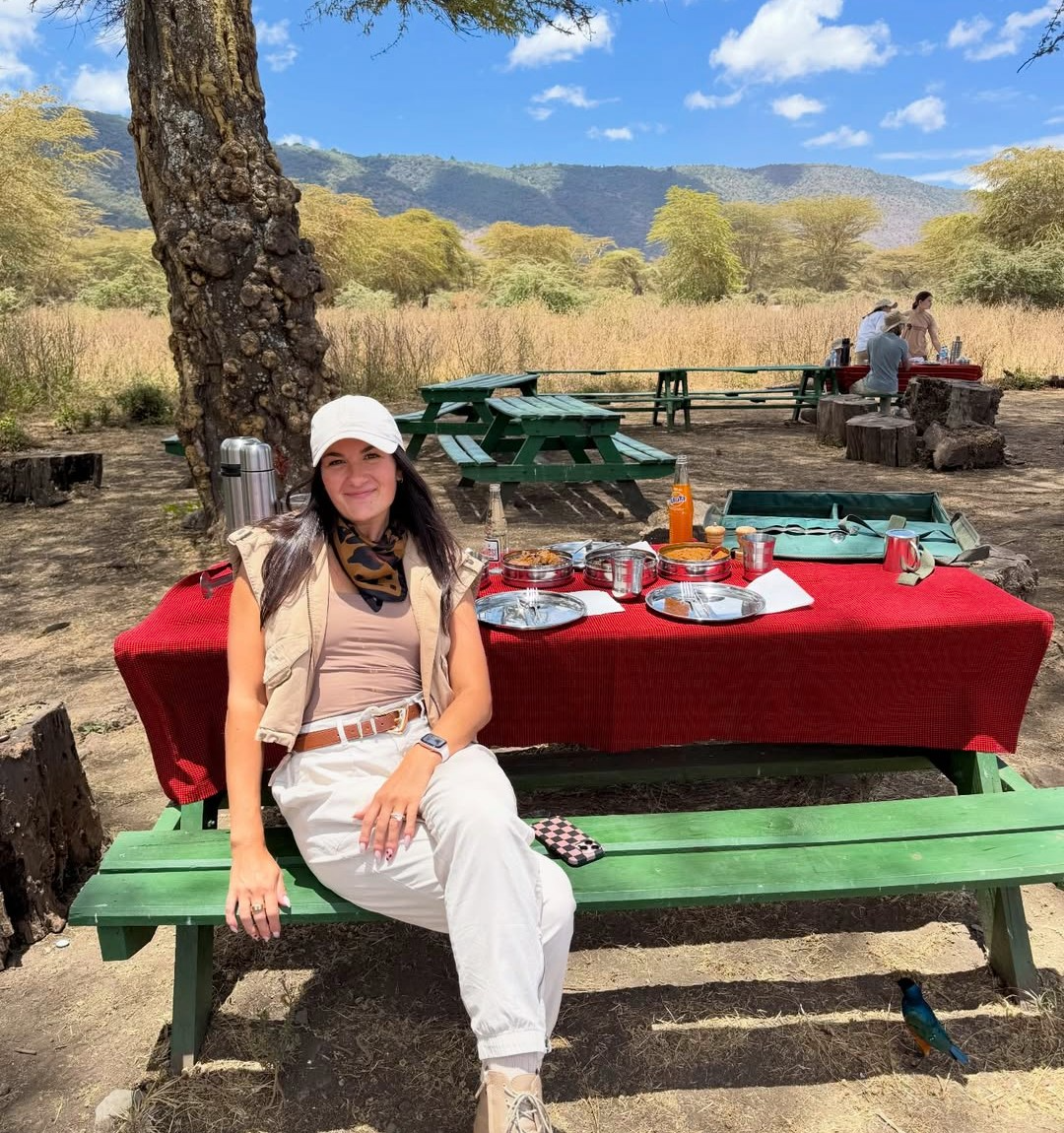 4 day fly-in safari from Zanzibar to Serengeti and Ngorongoro Crater with private 4x4 Land Cruiser and Big Five wildlife